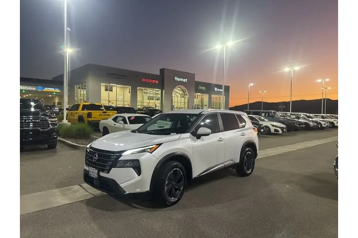 $19157 : Nissan Rogue 2024 SV 4dr Cro image 4