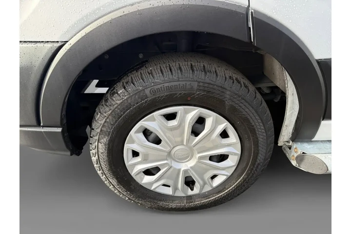 $32992 : Ford Transit 2024 250 3dr SW image 9