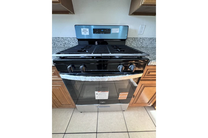 $2150 : Triplex Casa #2 image 5