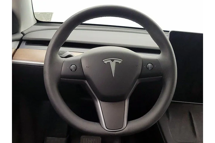 $39998 : Tesla Model Y 2024 AWD Long image 10