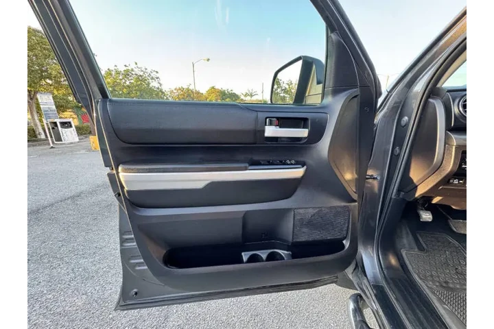 $21999 : 2016 Tundra SR5 image 9