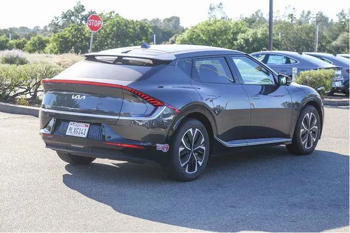 $27991 : Kia EV6 2024 Wind 4dr Crosso image 5