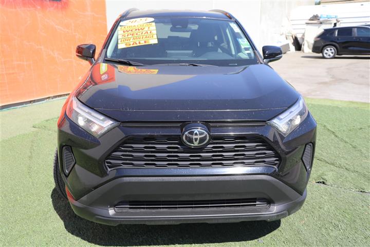 $28999 : 2022 TOYOTA RAV4 XLE image 2