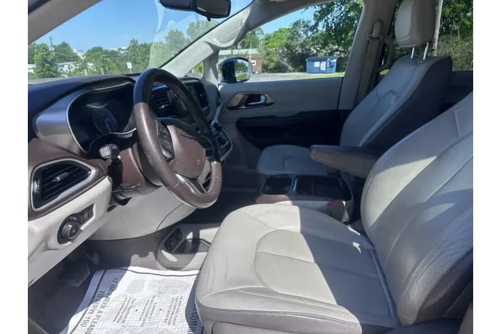 $9900 : 2017 Pacifica Touring-L image 10