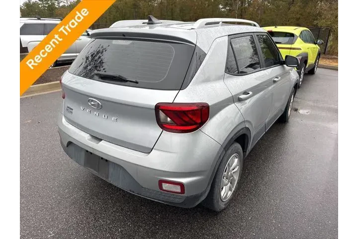 $14987 : Hyundai VENUE 2020 SEL 4dr C image 3