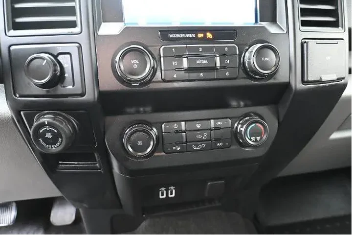 $26988 : Ford F-150 2020 4x4 XL 4dr S image 9