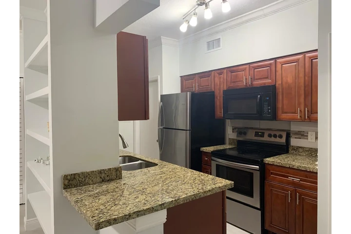 $2200 : Apto Remodelado con  /Laundry image 8