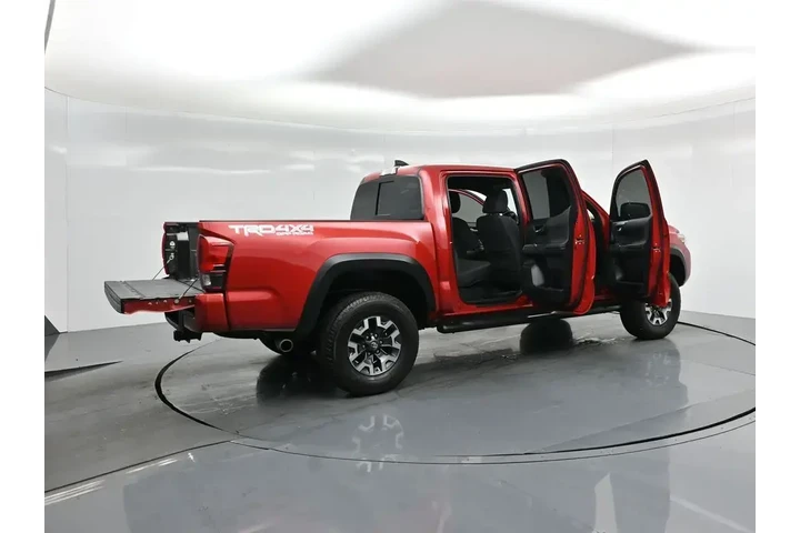 $32250 : Toyota Tacoma 2018 4x4 TRD P image 5