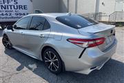 $17590 : PRE-OWNED 2018 TOYOTA CAMRY SE thumbnail