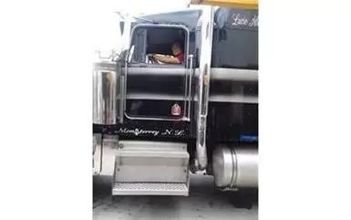 TRAILERS Y CAMIONES FORANEOS image 2