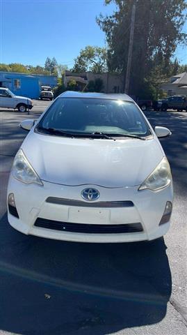 $3900 : 2013 TOYOTA PRIUS C image 5