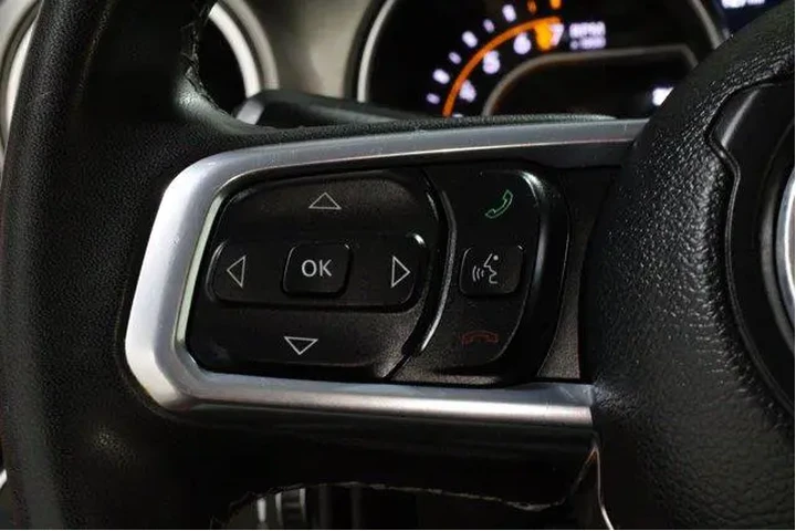 $32898 : Jeep Gladiator 2023 4x4 Over image 8