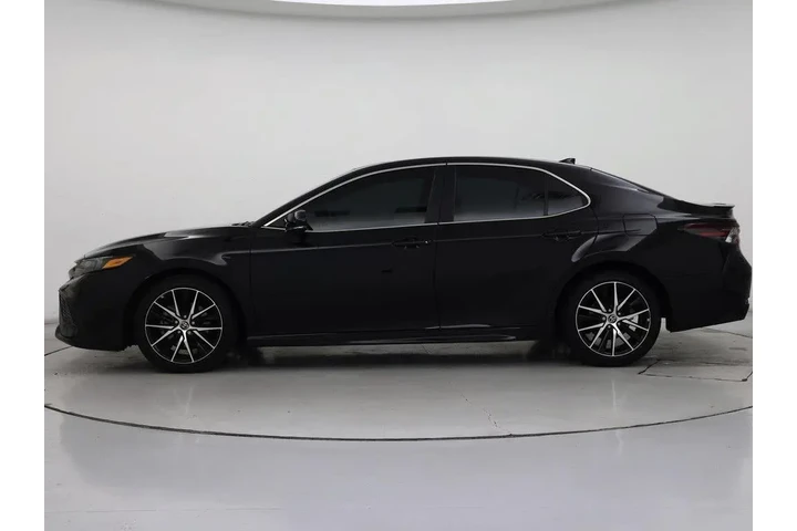 $27998 : Toyota Camry 2022 SE 4dr Sed image 3