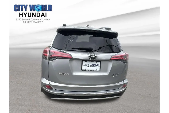 $20856 : Toyota RAV4 2016 AWD Limited image 4