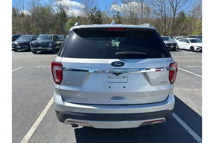 $15311 : Ford Explorer 2017 AWD XLT 4 image 5