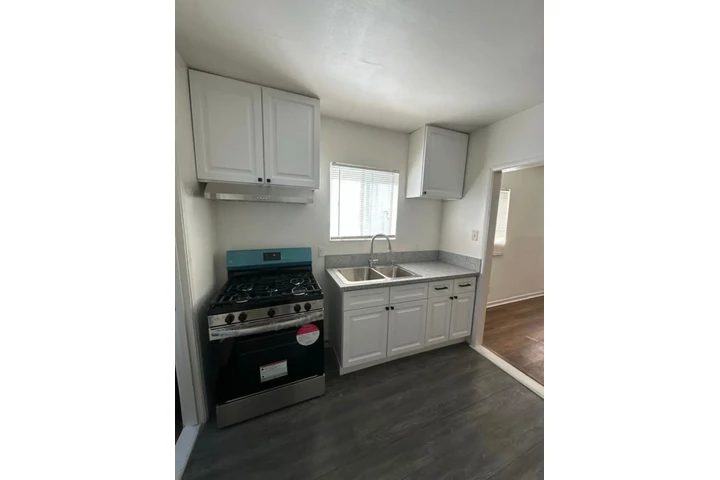 $1100 : Rento apartamento 1 habitación image 1