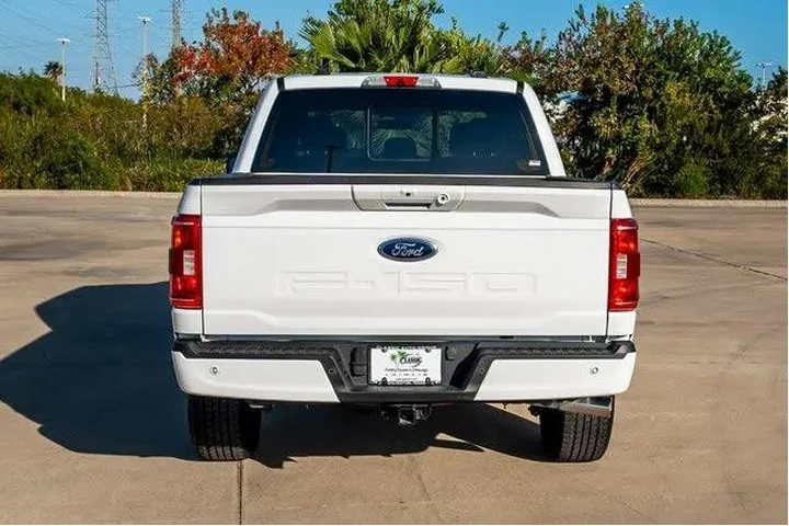 $35162 : Ford F-150 2022 4x4 XLT 4dr image 2