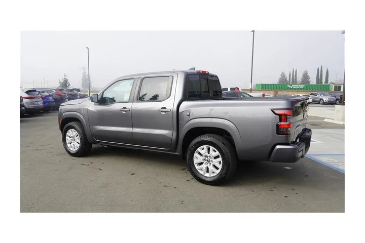 $23250 : 2022 Frontier SV image 8