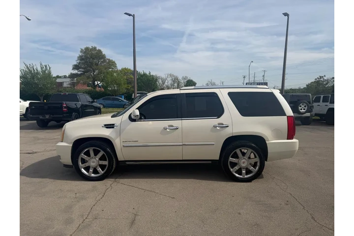 2010 Escalade AWD 4dr Premium image 5