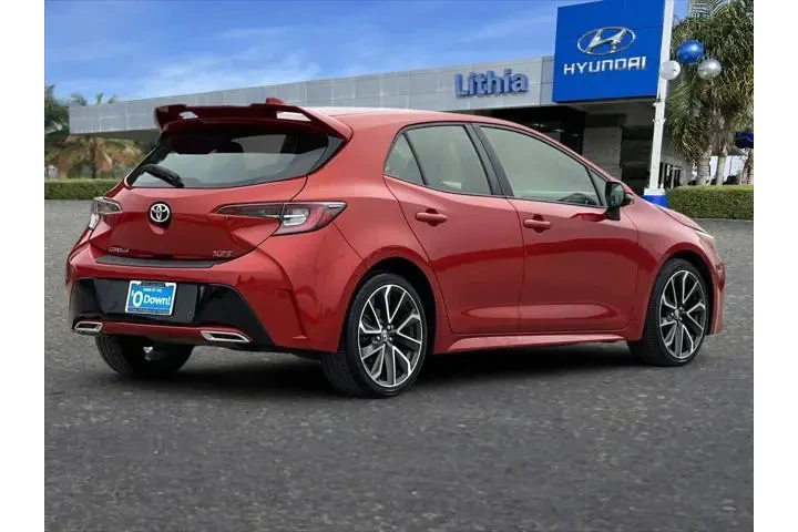 $16899 : Toyota Corolla Hatchback 201 image 3