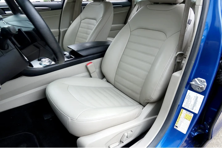 $8500 : 2018 Fusion SE image 6