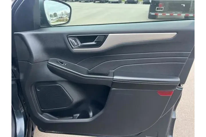 $19938 : Ford Escape 2022 AWD SE 4dr image 10