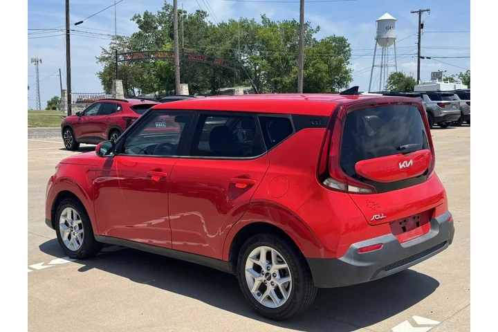 $15569 : Kia Soul 2022 LX 4dr Crossov image 4