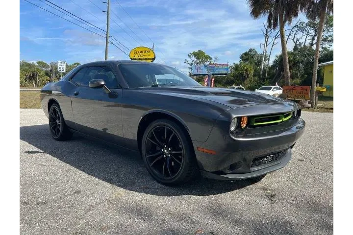 $14950 : Dodge Challenger 2018 SXT Pl image 3