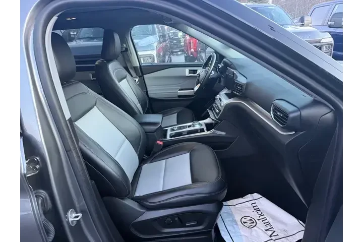 $30877 : Ford Explorer 2022 AWD XLT 4 image 4