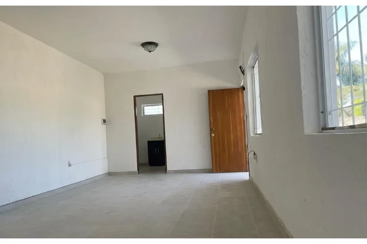 $105000 : Renta Av. Lazaro  Tlaquepaque image 6