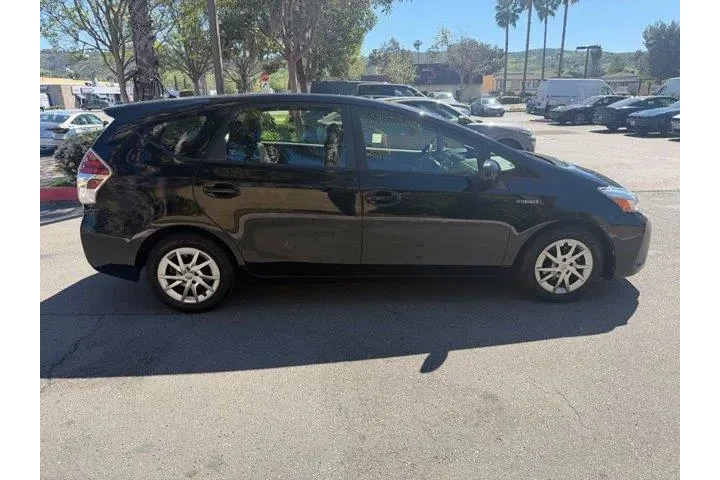 $12710 : Toyota Prius v 2017 Two 4dr image 8