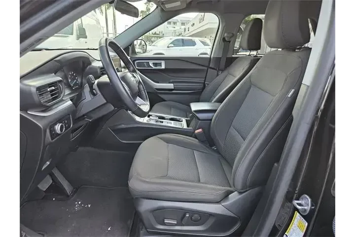 $30990 : Ford Explorer 2023 XLT 4dr S image 4