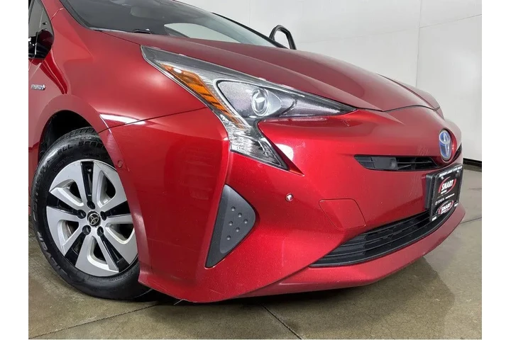 $14074 : 2018 Prius Four image 9