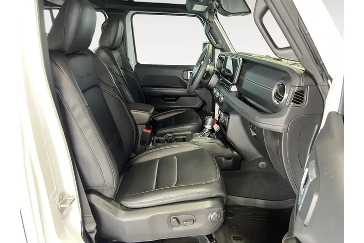 $35000 : Jeep Wrangler 2024 4x4 Sahar image 3