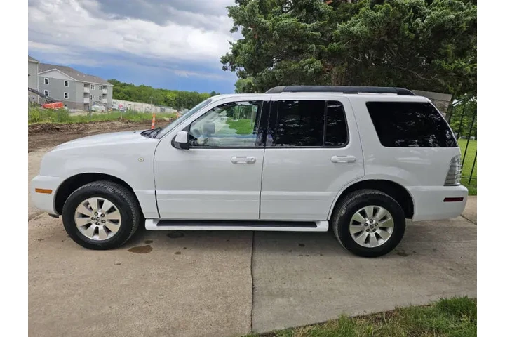 $2995 : 2006 Mountaineer Luxury image 6