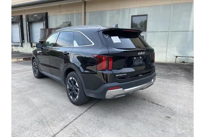 $23920 : Kia Sorento 2024 S 4dr SUV image 4