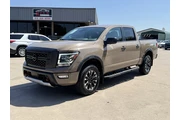 $31900 : 2023 Titan PRO-4X thumbnail
