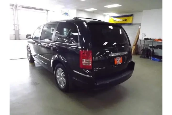 $9985 : Chrysler Town and Country 20 image 3