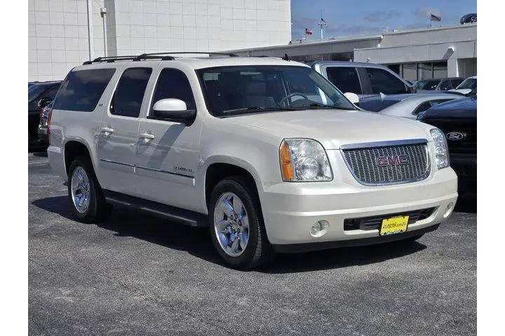 $12991 : GMC Yukon XL 2013 4x2 SLT 4d image 3