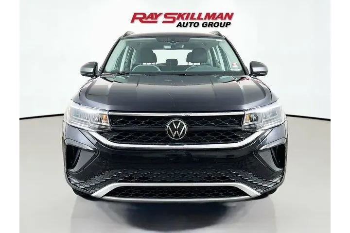 $19975 : Volkswagen Taos 2023 S 4dr S image 2
