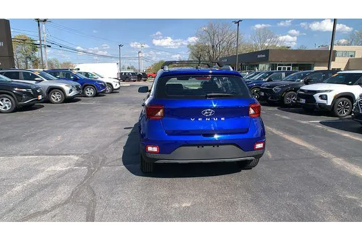 $18385 : Hyundai VENUE 2023 Limited 4 image 4