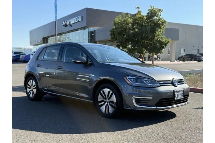 $14888 : Volkswagen e-Golf 2019 SEL P image 7