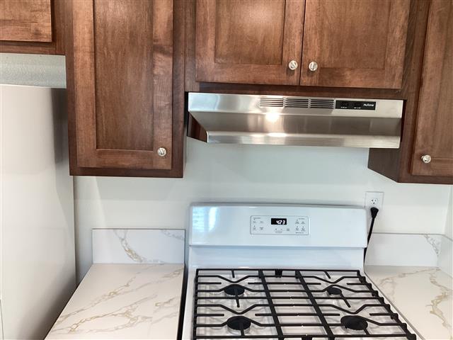 $2200 : West Covina 2 rec 1 image 2