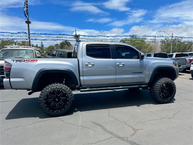 $49995 : 2020 Tacoma image 2