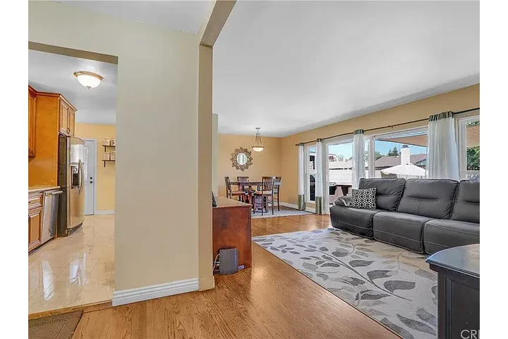 $1800 : 7414 Quartz Ave, Winnetka, CA image 1