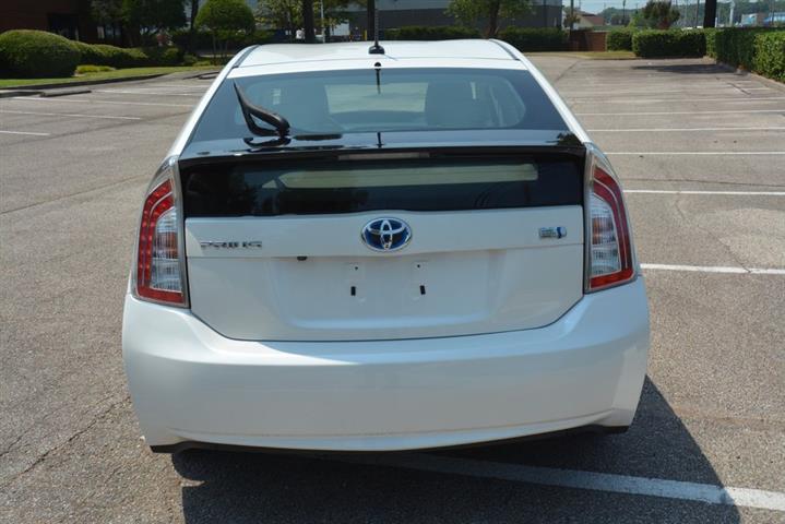 2013 Prius Four image 8