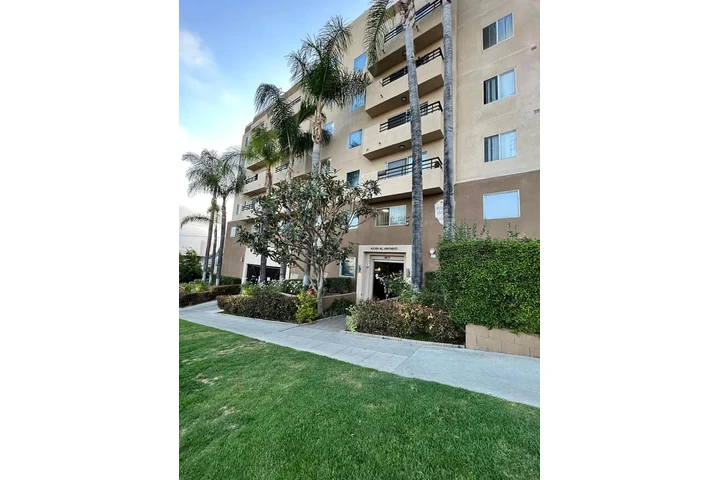 $1400 : Beautiful 1 bedroom Apt in LA image 1