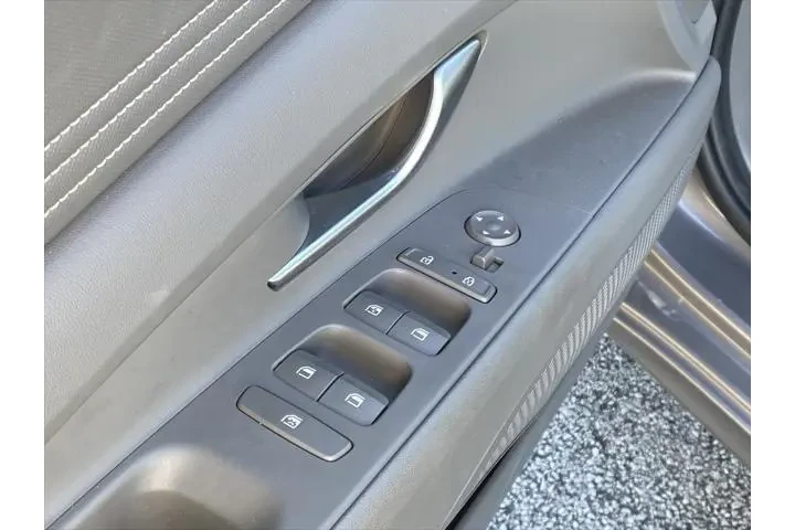 $20995 : Hyundai ELANTRA 2023 SEL 4dr image 10