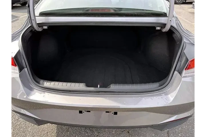 $16888 : Hyundai ELANTRA 2023 SEL 4dr image 7