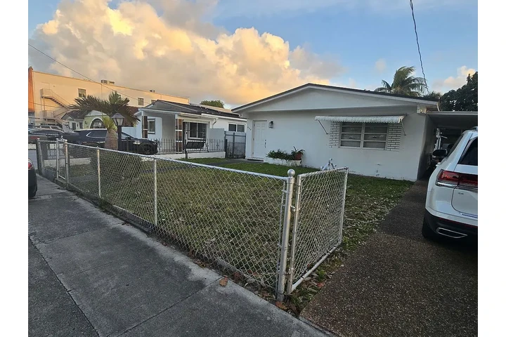 $1350 : Encantadora casa de tres habit image 5